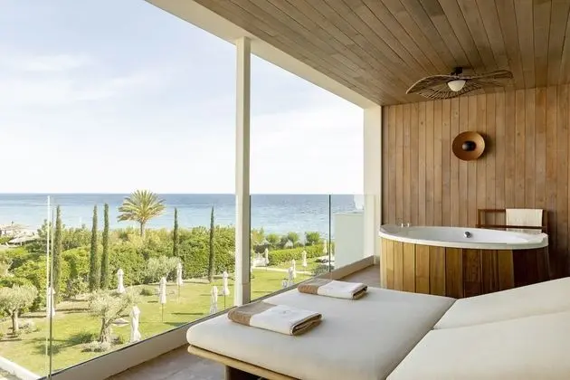 Ocean Suite Sea View with Terrace Bathtub