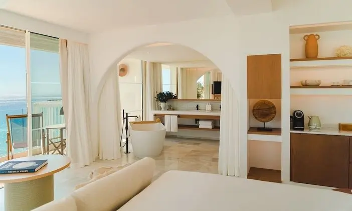 Ocean Suite Sea View with Terrace Bathtub