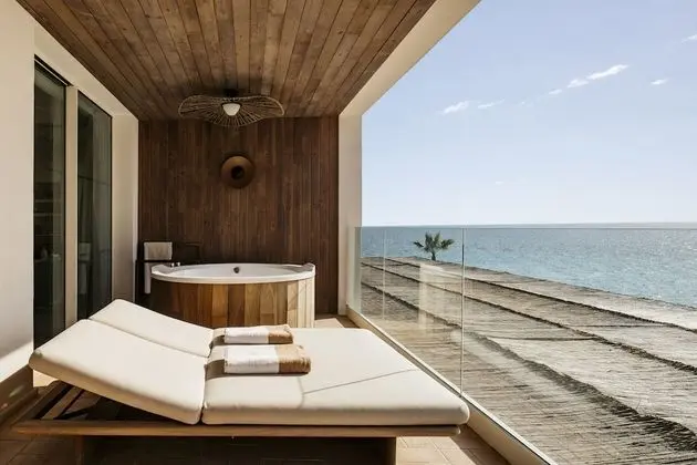 Stüdyo Süit, Deniz Manzaralı (Ocean with Terrace Bathtub (2+1))