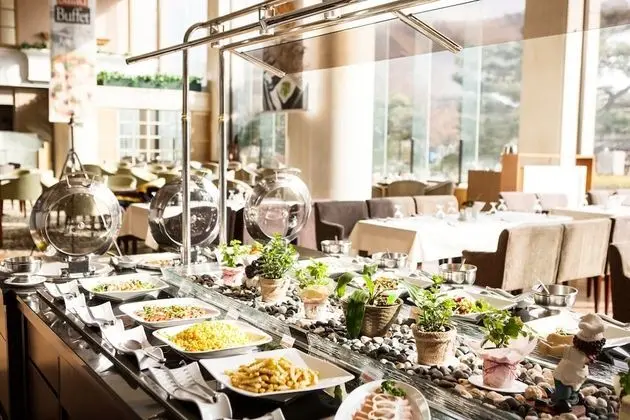 [Breakfast 2+1] Hotel Superior Twin - Breakfast Buffet for 2adults+1child