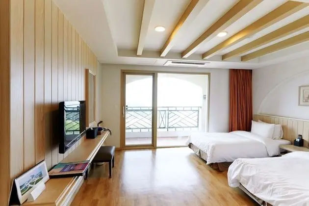 [Dinner PKG]Resort Family(Kitchenette)-Chef's Kitchen Dinner Buffet &Prehistory Museum & Sauna for 2