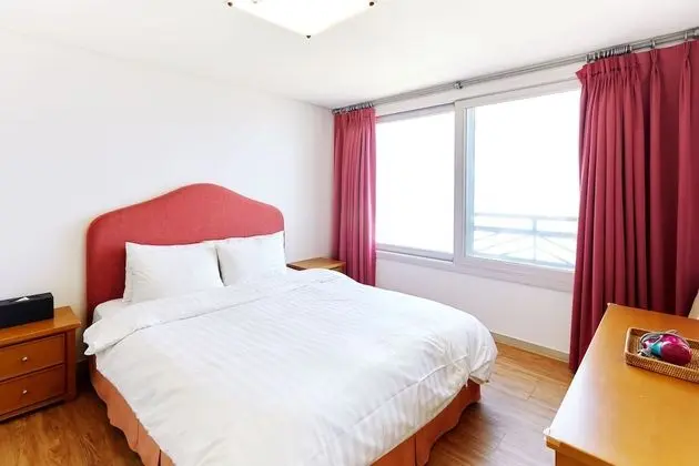 Resort Suite (No Kitchen/Ocean View/Bed)