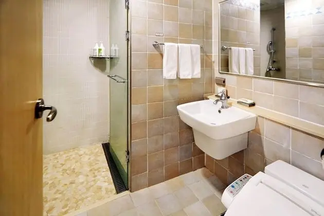 Resort Suite (No Kitchen/Ocean View/Bed)