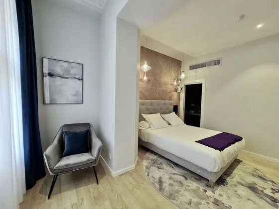 Gallery Tek Büyük Yataklı Oda