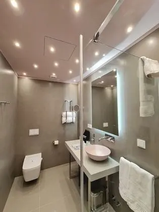Gallery Tek Büyük Yataklı Oda