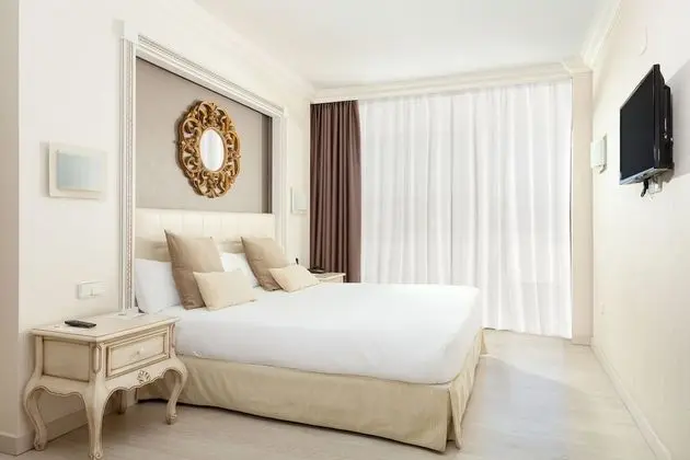 Sol Room Frontal Sea View (2AD+1CH)
