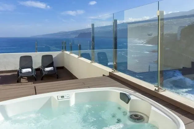Xtra Room Panoramic Frontal Sea View