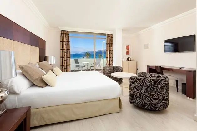 Xtra Room Panoramic Frontal Sea View