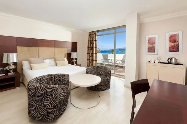 Xtra Room Panoramic Frontal Sea View
