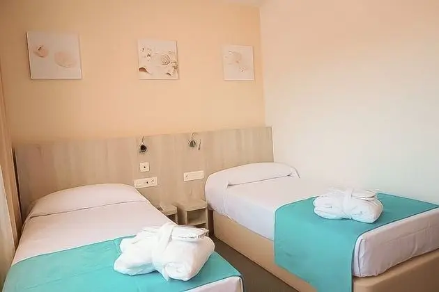 İki Ayrı Yataklı Oda, Bahçe Manzaralı