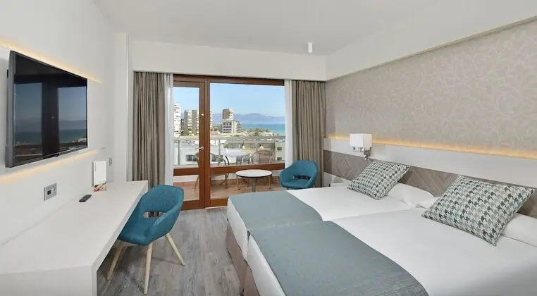 Oda, Kısmi Deniz Manzaralı (Sol 2 adults + 1 child)