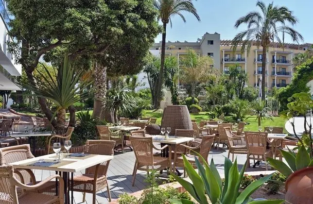 Oda, Kısmi Deniz Manzaralı (Sol 2 adults + 1 child)