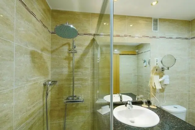 Oda, Kısmi Deniz Manzaralı (Sol 2 adults + 1 child)