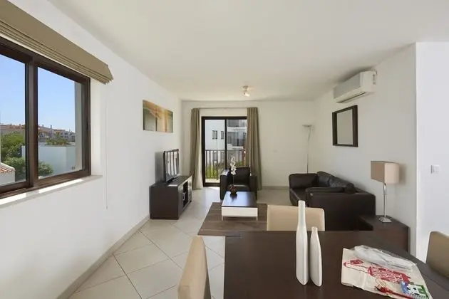 Family Oda, Havuz Manzaralı (2 Adults + 1 Child)