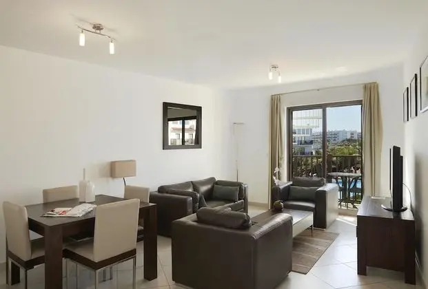 Süit, 2 Yatak Odası, Havuz Manzaralı (SOL 2 Adults + 1 Child)
