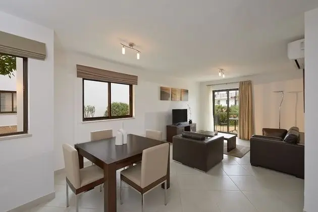Süit, 2 Yatak Odası, Havuz Manzaralı (SOL 2 Adults + 2 Children)