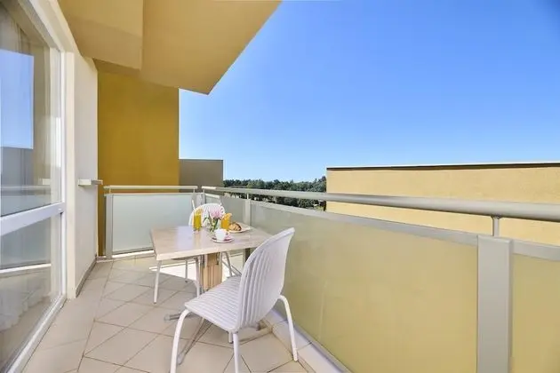 Süit, Balkon