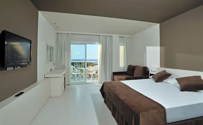 Family Oda, Deniz Manzaralı (Xtra 2 adults + 1 child)
