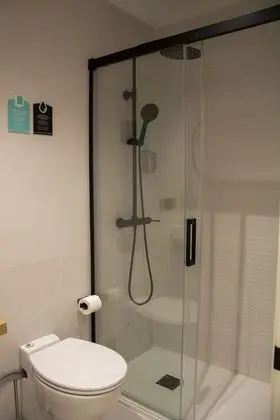 Standard Büyük Yataklı Tek Kişilik Oda