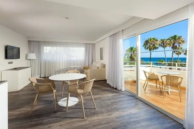 Xtra Sol Suite Sea View (2AD+1CH)