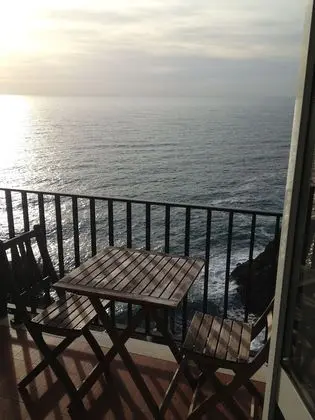 Deluxe Tek Büyük Yataklı Oda, Deniz Manzaralı (Sol)