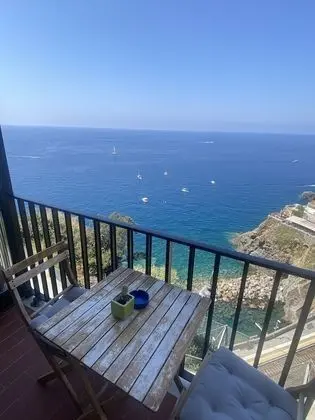 Deluxe Tek Büyük Yataklı Oda, Deniz Manzaralı (Sol)