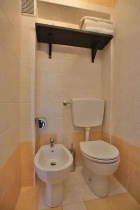 Deluxe Tek Büyük Yataklı Oda, Deniz Manzaralı (Sol)