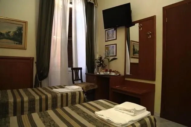 Standard Üç Kişilik Oda