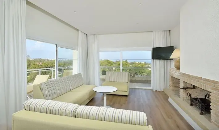 Süit (Xtra Sol Suite 2Adults 2Kids)