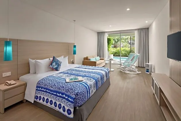 Superior Room with Pool Access (3 adults)