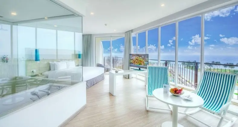 Xtra Sol Junior Suite (2 adults + 2 children)