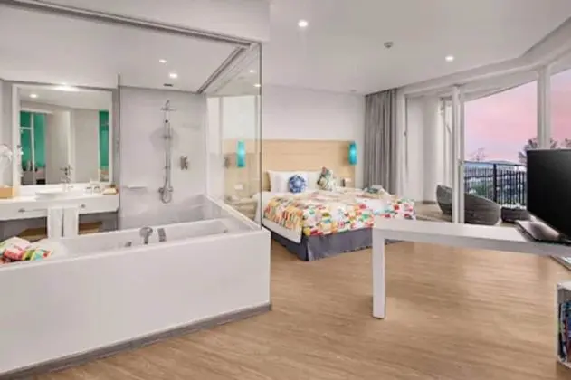 Xtra Sol Junior Suite (2 adults + 2 children)