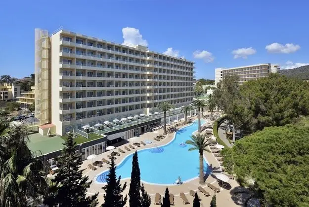 Tek Büyük Yataklı Oda, Balkon, Havuz Manzaralı