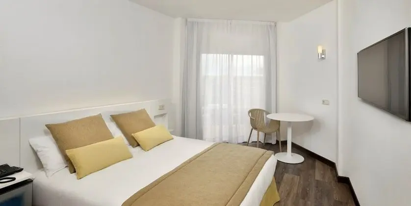 Üç Kişilik Oda, Balkon (2 adults + 1 child)