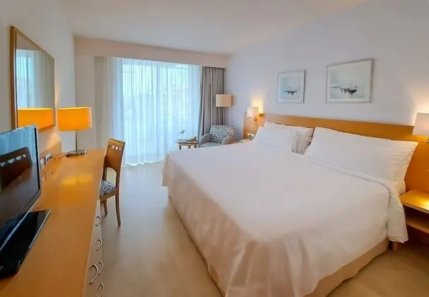 Family Oda, Bağlantılı Odalar, Havuz Manzaralı