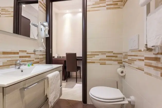 Comfort Üç Kişilik Oda, Balkon, Köşe