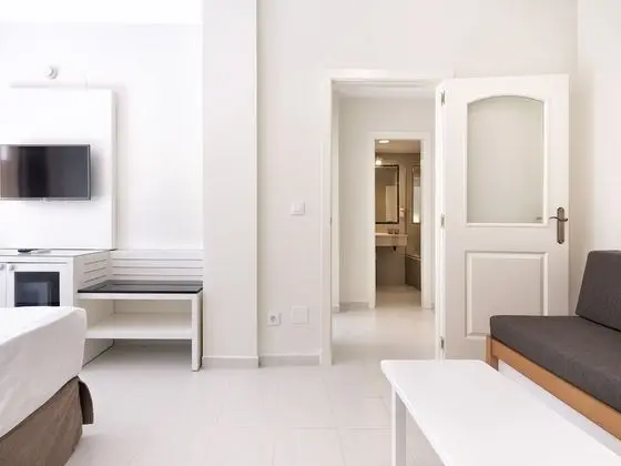 Family Two Bedrooms (2+3)