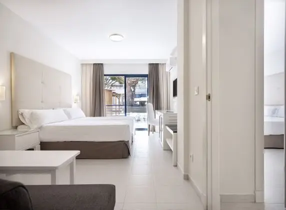 Family Two Bedrooms (4AD)