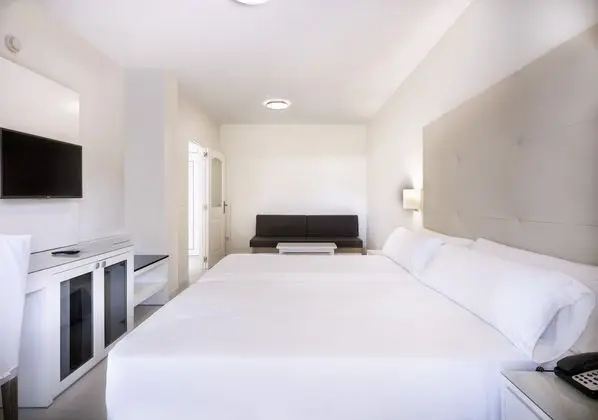 Family Two Bedrooms (4AD)