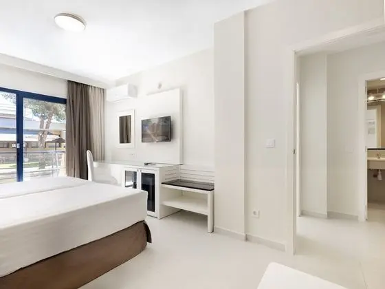 Family Two Bedrooms (4AD)