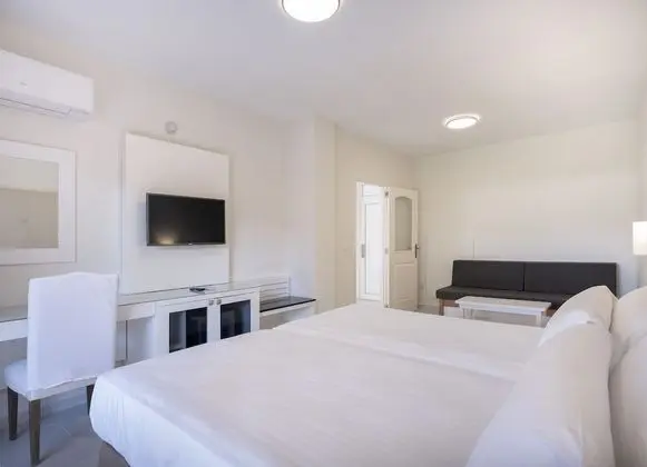 Family Two Bedrooms (4AD)