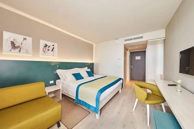 Premium room with balcony, Sea view