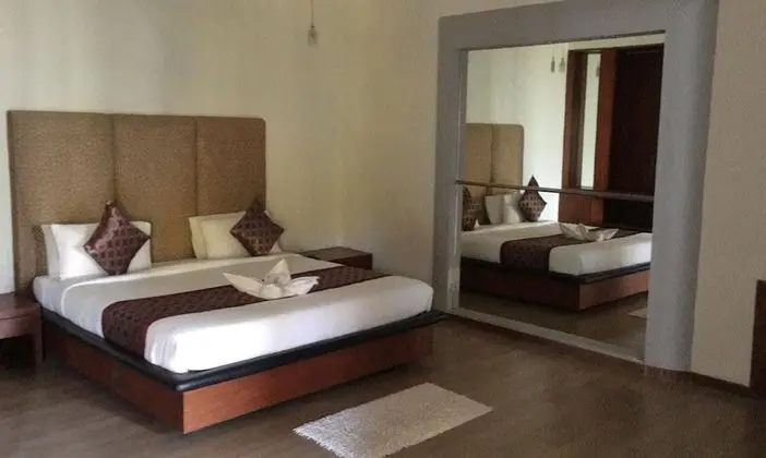 Deluxe Tek Büyük Yataklı Oda, 1 Çift Kişilik Yatak, Sigara İçilmez, Bahçe Manzaralı