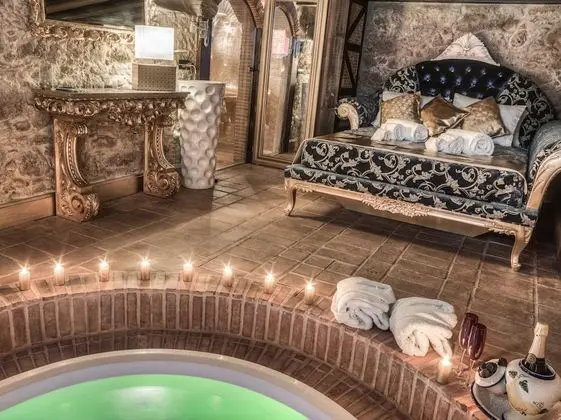 Luxury Studio Suite, Private SPA, City View