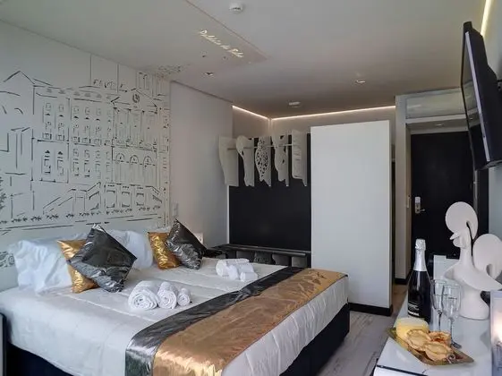 Deluxe Tek Büyük Yataklı Oda