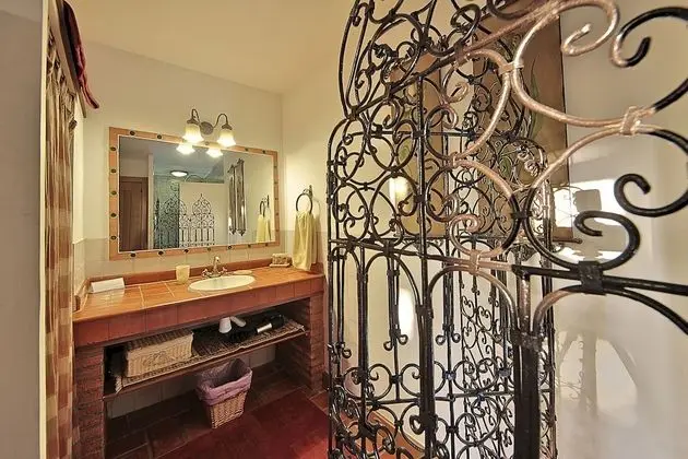 Economy Tek Büyük Yataklı Oda (Alhambra View)