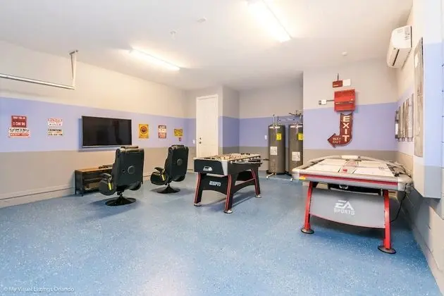 Villa (Solara Resort 9 Bedroom  6 Bathroom R)