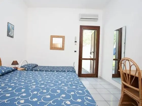 Üç Kişilik Oda