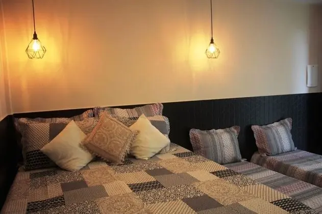 Traditional Çatı Katı (Loft)