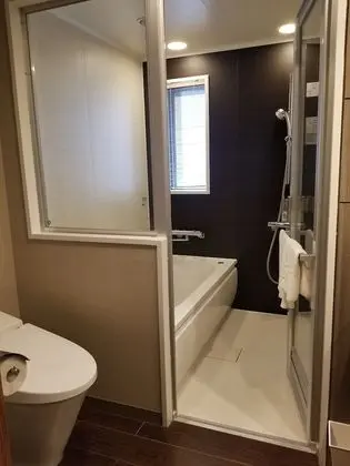 İki Ayrı Yataklı Oda, Sigara İçilmez